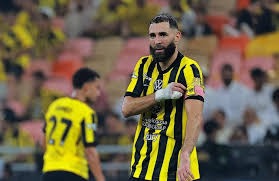 全英羽球赛｜日本内战胜出 山口茜闯4强