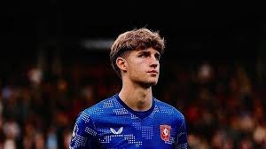 记者：斯卡洛尼将带着大力神杯参加世界杯抽签仪式