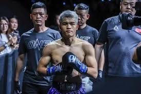 F1世界冠军现身2025阿布扎比大奖赛